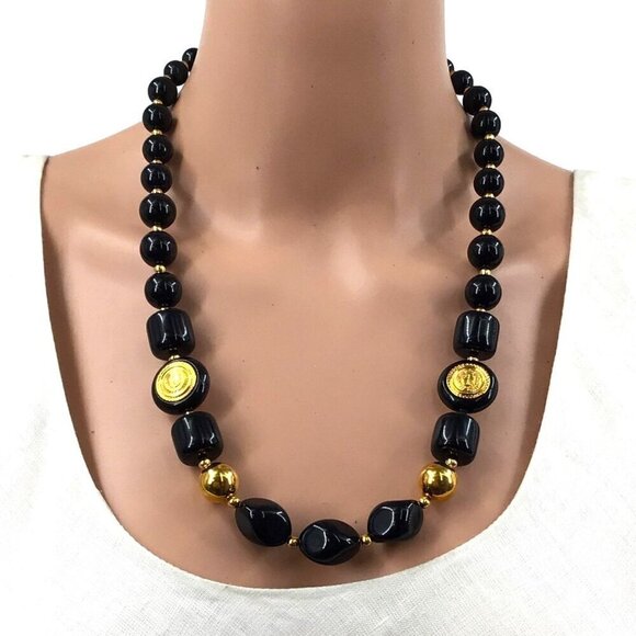 Liz Claiborne Necklace Black Gold Tone Beads Crest Shield Adjustable Length - Picture 1 of 3